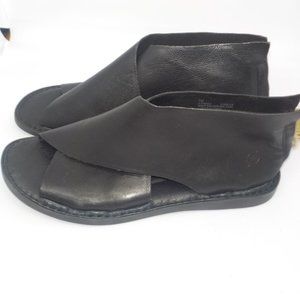 Born Iwa Leather Sandals in Black 7.5